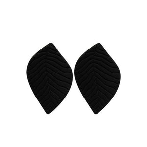 Leaves in black earrings
