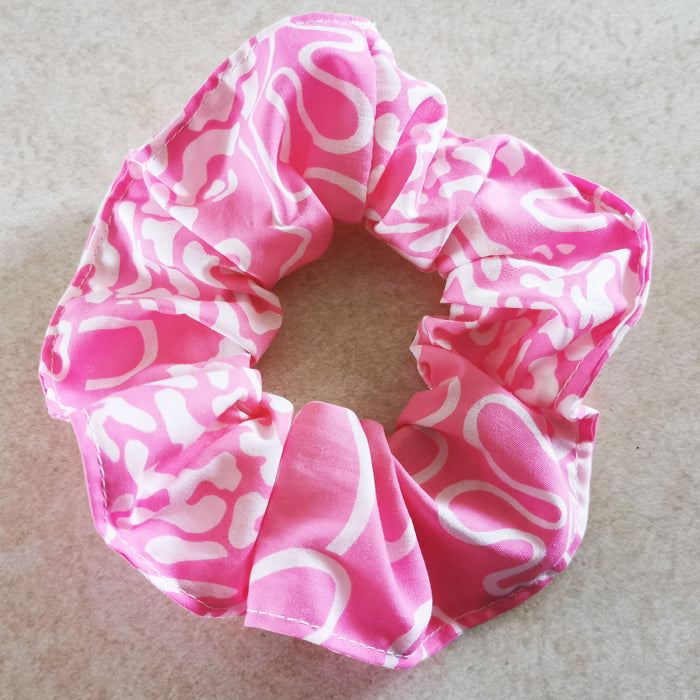 Scrunchie - pink and white